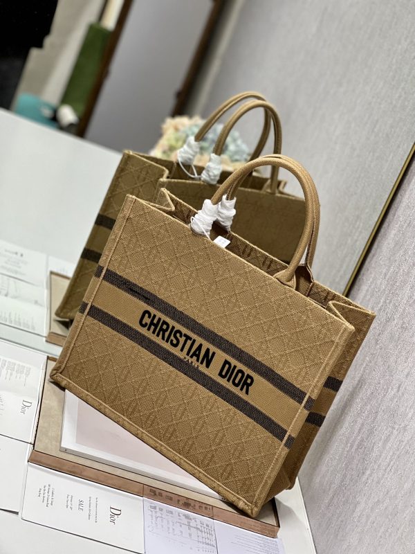 Replica Dior Large Natural Cannage Raffia Book Tote - Image 9