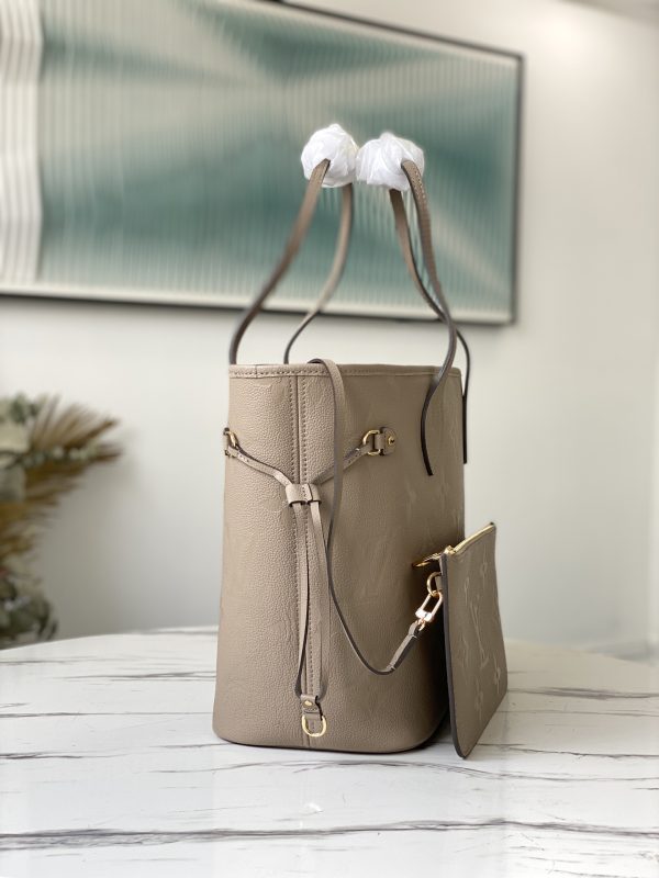 Replica Louis Vuitton Neverfull MM M45686 Handbag - Image 9