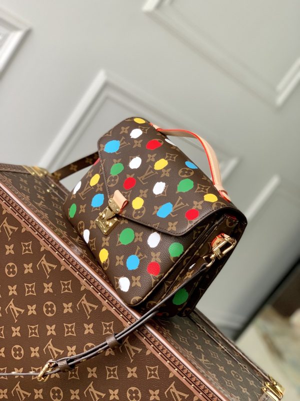 Replica LV YK Pochette Metis M46384 Handbag - Image 8