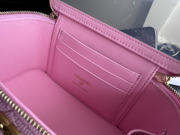Replica Chanel Pink Vanity Case – Style & Elegance - Image 5