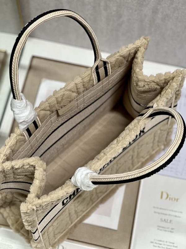 Replica Dior Book Tote Medium Beige Shearling M1295Zmbu_M918 - Image 3