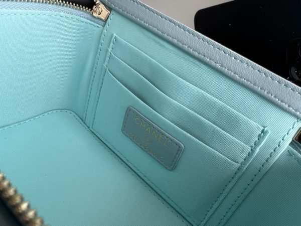 Chanel 22 Cyanine Replica Handbag Ap2199 - Stylish & Elegant - Image 3