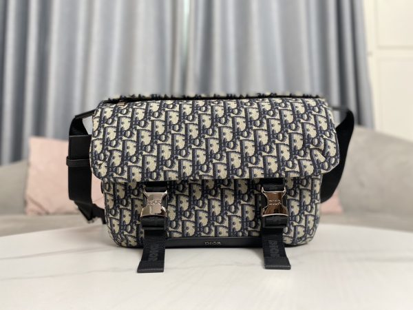 Replica Dior Explorer Messenger Bag – Stylish & Timeless Design