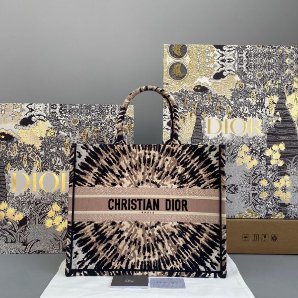 Replica Dior Book Tote with Rnave D'Infini Embroidery - Image 9
