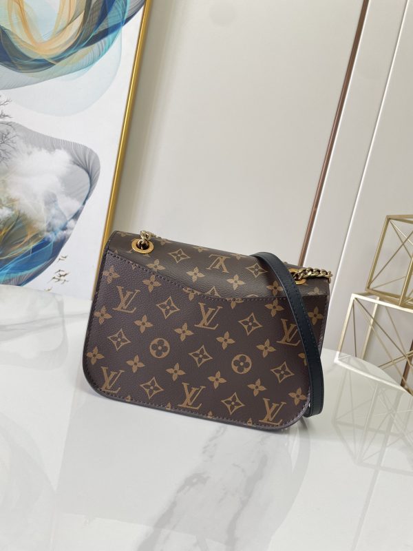 Louis Vuitton Passy M45592 Replica – Stylish Luxe Design - Image 9