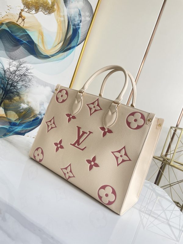 Replica LV Onthego MM Tote Bag M21575 - Stylish & Elegant Design - Image 9
