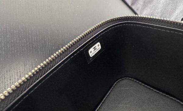 Replica Chanel Black Vanity Case Ap3204 - Image 2