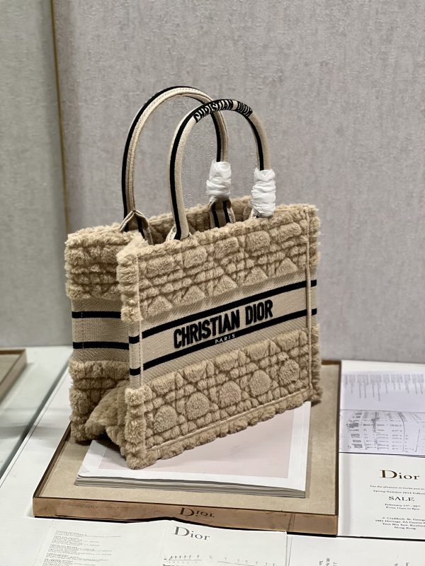 Replica Dior Book Tote Small Beige Shearling Bag M1265Zmbu_M918 - Image 5
