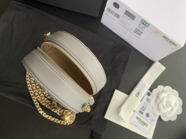 Replica Chanel Grey 1449 Statement Handbag - Image 3