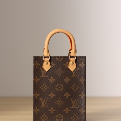 Replica Louis Vuitton Petit Sac Plat M81295 Crossbody Bag