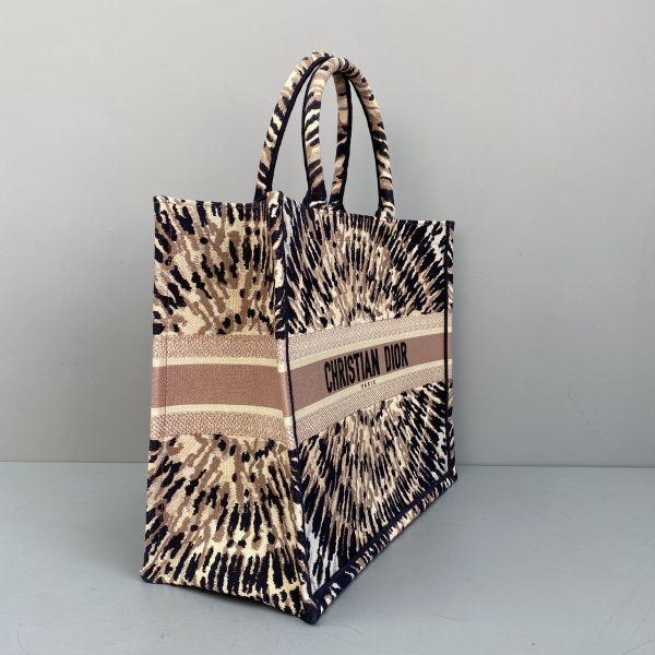 Replica Dior Book Tote with Rnave D'Infini Embroidery - Image 8
