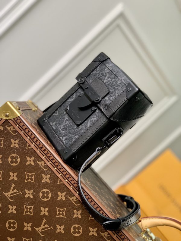 Replica Louis Vuitton M82077 Vertical Trunk Wallet - Image 5