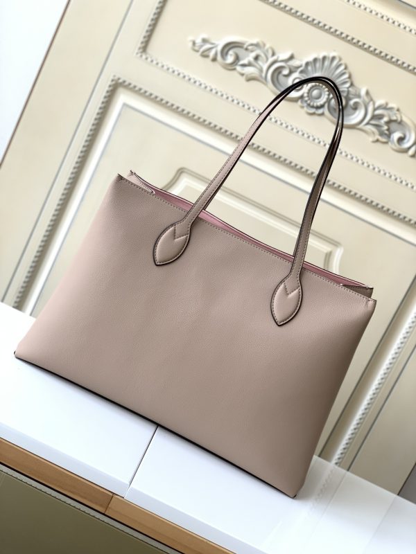 LV Lockme Shopper Replica M58927 - Stylish & Authentic Design - Image 7
