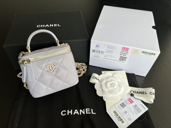 Replica Chanel 22 White Ap2198 Luxury Handbag - Image 2