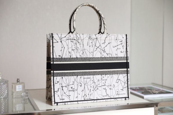 Replica Dior Pink Toile De Jouy Embroidered Book Tote Bag - Image 5