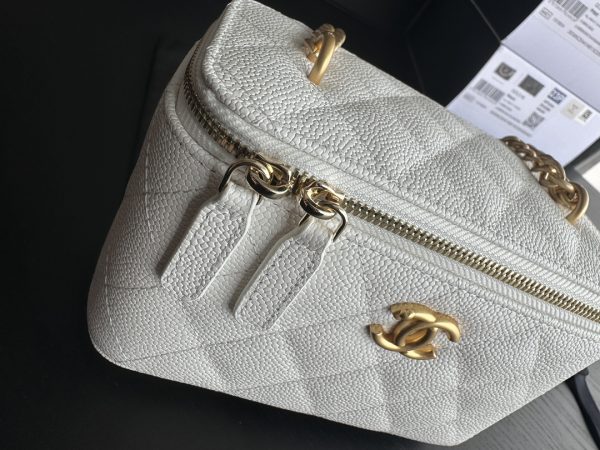 Replica Chanel White Vanity Case Bag AP3204 - Image 5