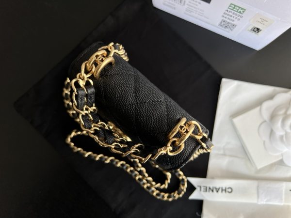 Chanel-Inspired Quilted Clutch with Chain Strap - Image 4