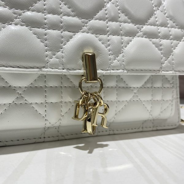 Replica Dior Lady Dior Chain Pouch S0937 - Stylish & Trendy - Image 4