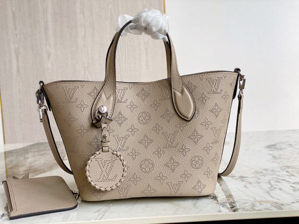 Louis Vuitton Blossom PM M21849 Replica Handbag