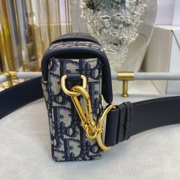 Replica Dior 30 Montaigne Box Bag – Elegant & Timeless Design - Image 6