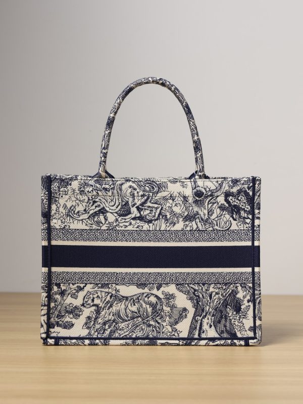 Replica Dior Medium Book Tote Blue Toile Jouy Embroidery M1295Ztdt_M808 - Image 6