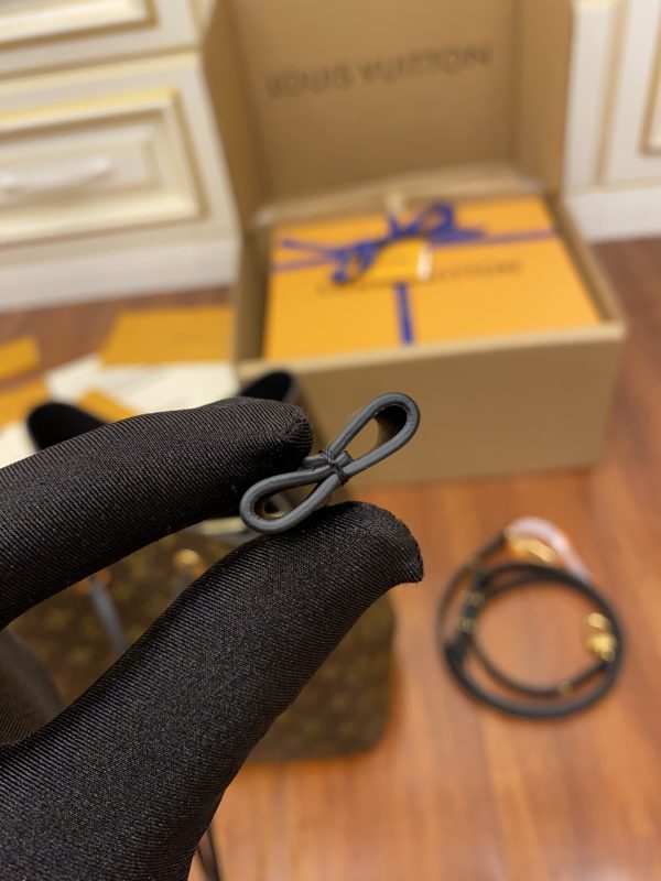 Replica Louis Vuitton NeoNoé MM M44020 Bag - Image 7