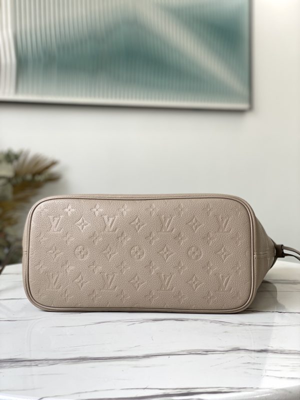 Replica Louis Vuitton Neverfull MM M45686 Handbag - Image 6