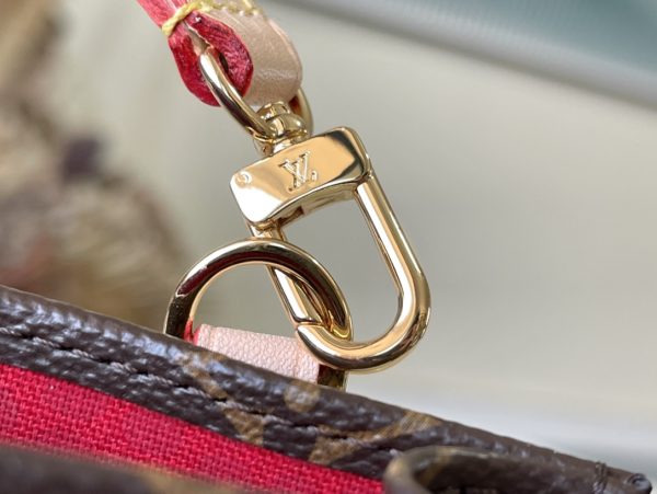 Replica Louis Vuitton Petit Sac Plat YK M81867 Crossbody Bag - Image 5