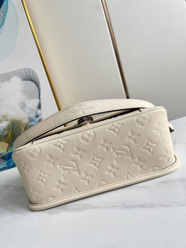 Louis Vuitton Diane M46388 Replica Handbag - Image 9