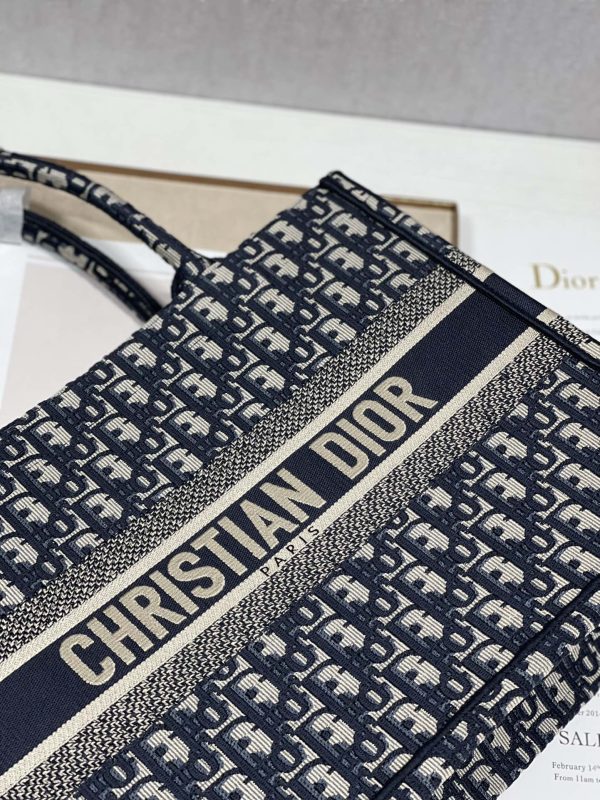 Replica Dior Book Tote Medium - M1286Zriw_M928 - Image 5