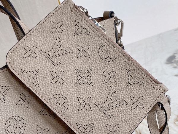 Louis Vuitton Blossom PM M21849 Replica Handbag - Image 6