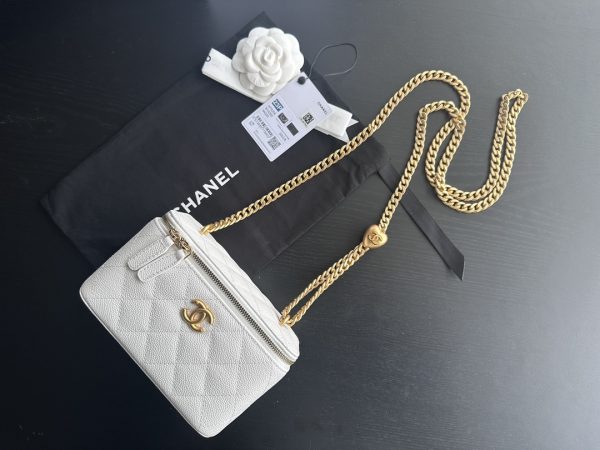 Replica Chanel White Vanity Case Bag AP3204 - Image 9