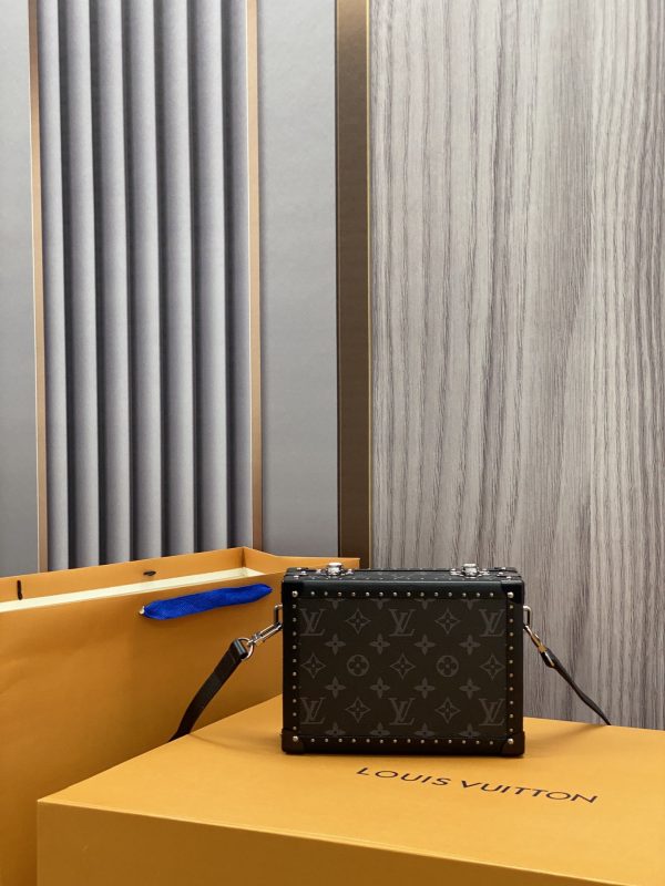 Replica Louis Vuitton Monogram Clutch M20251
