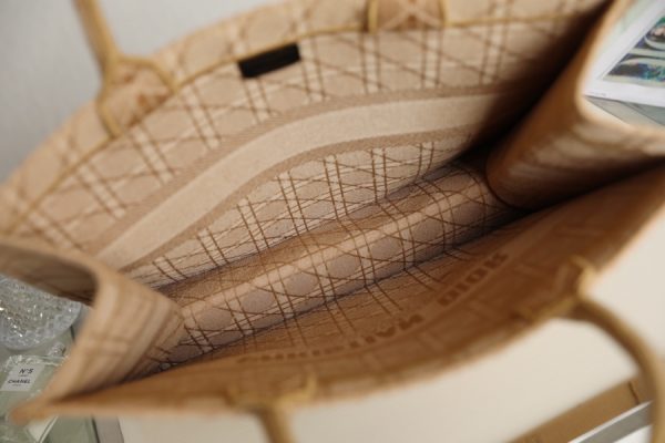 Replica Dior Book Tote Natural Raffia Cannage Bag - Image 4