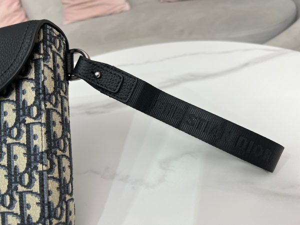 Replica Dior Saddle A5 Pouch – Stylish & Compact Design - Image 4