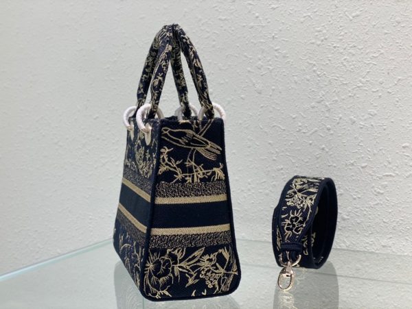 Replica Dior Medium Lady D-Lite Bag – Style M0565Ordz_M911 - Image 8