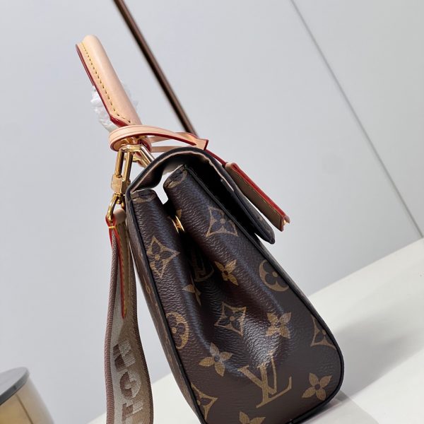 Replica Louis Vuitton Cluny BB M46055 Handbag – Stylish & Affordable - Image 7