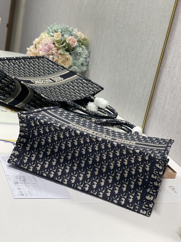 Replica Dior Book Tote Large M1296Zriw_M928 Handbag - Image 7