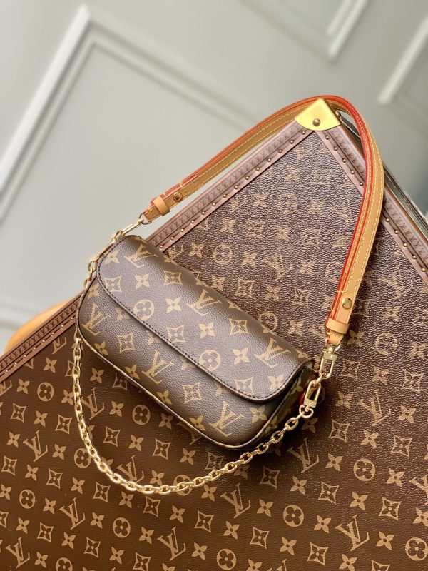 Replica LV Wallet On Chain Ivy M81911 | Stylish & Luxurious Design - Image 4