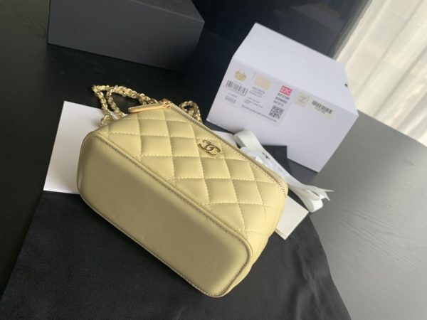 Chanel 22 Yellow Replica Handbag Ap2199 - Image 9