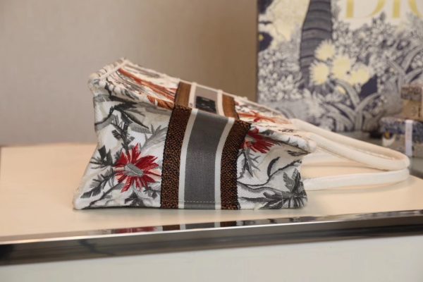 Replica DiorBook Tote – White Multicolor Petites Fleurs Embroidery - Image 2