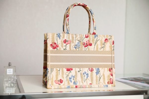 Replica DiorBook Tote: Natural Multicolor Raffia Embroidered Design - Image 7