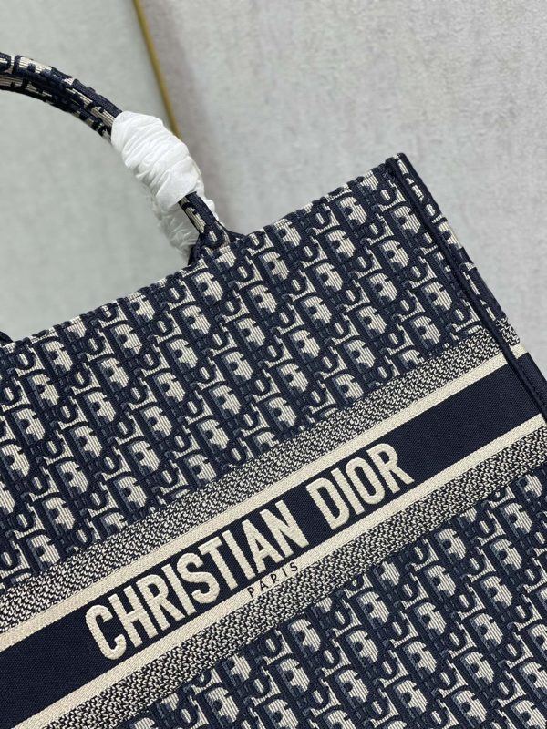 Replica Dior Book Tote Large M1296Zriw_M928 Handbag - Image 5