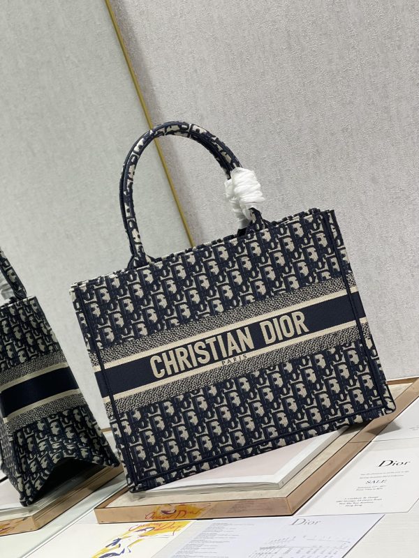 Replica Dior Book Tote Medium - M1286Zriw_M928 - Image 8