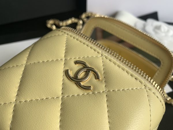 Chanel 22 Yellow Ap2198 Replica Handbag - Image 2