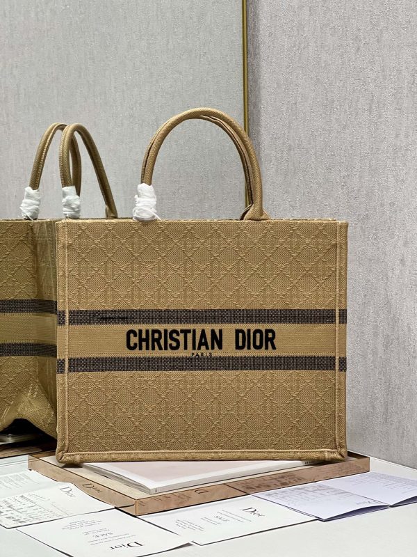Replica Dior Large Natural Cannage Raffia Book Tote