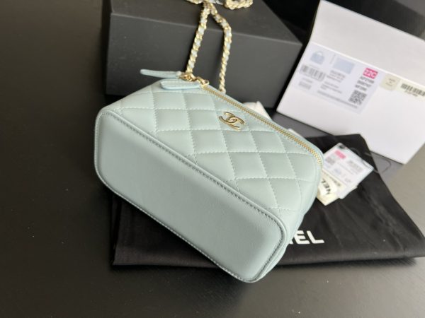 Chanel 22 Cyanine Replica Handbag Ap2199 - Stylish & Elegant - Image 8