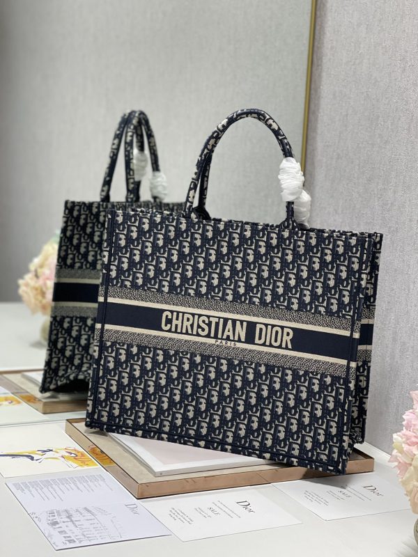 Replica Dior Book Tote Large M1296Zriw_M928 Handbag - Image 9