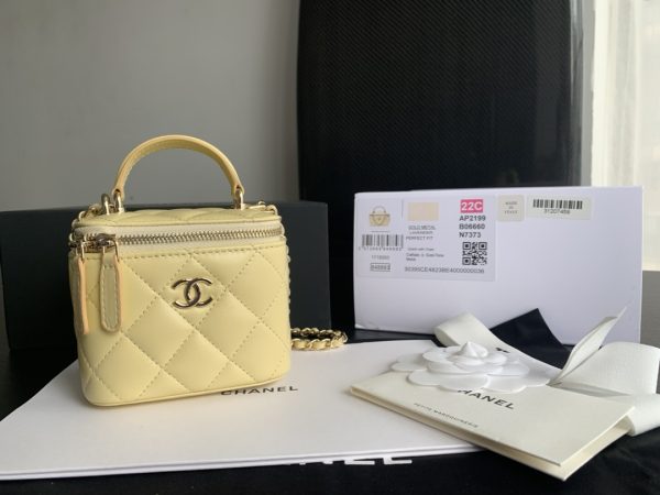 Chanel 22 Yellow Ap2198 Replica Handbag - Image 5