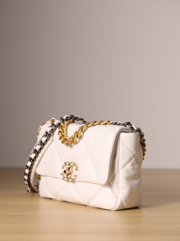 Red Chanel CF 25 Replica – Luxury Style, Timeless Elegance - Image 5
